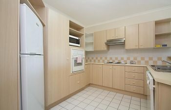 Broadwater-Apartments-Labrador-1