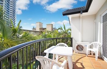 Broadwater-Apartments-Labrador-11