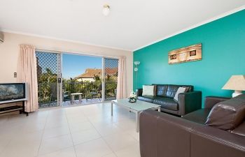 Broadwater-Apartments-Labrador-38
