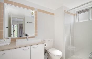 Broadwater-Apartments-Labrador-54